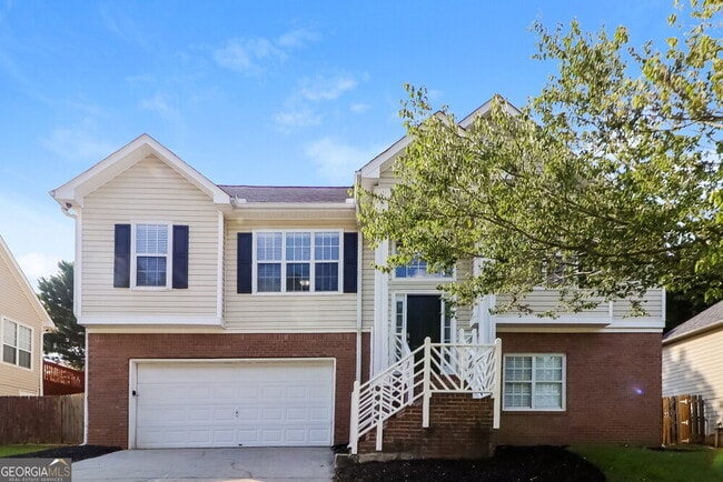 property at 2975 Northcliff Dr