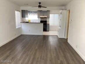 45034 Redwood Ave in Lancaster, CA - Building Photo - Building Photo