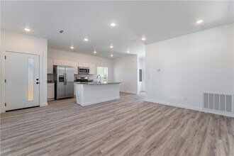 1071 Kentucky Ave in Bentonville, AR - Building Photo - Building Photo