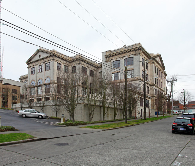 Queen Anne High School in Seattle, WA - Foto de edificio - Building Photo