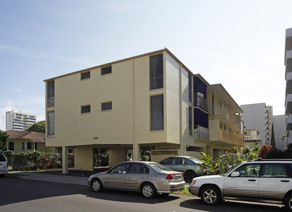 1509 Liholiho St in Honolulu, HI - Building Photo