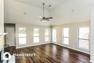 108 Norwood Ln in Lancaster, TX - Building Photo - Building Photo