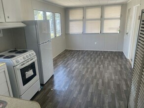 10 Circle Dr in Mount Dora, FL - Building Photo - Building Photo