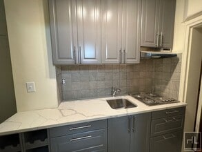 Claremont Avenue in New York, NY - Foto de edificio - Building Photo