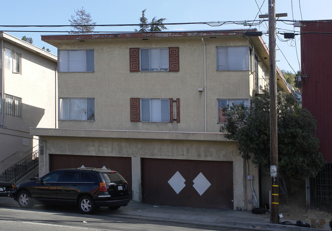 8642-8648 Macarthur Blvd in Oakland, CA - Building Photo - Building Photo