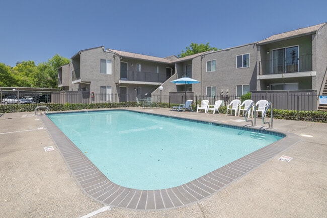 Fulton Oaks Apartments