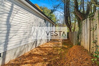 44 Rosemary Rd in Asheville, NC - Building Photo - Building Photo