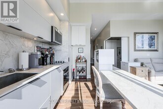 370 Martha St in Burlington, ON - Building Photo - Building Photo