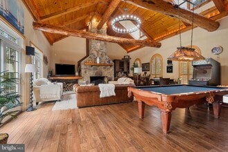 301 Sturtons Ln in Pasadena, MD - Building Photo - Building Photo