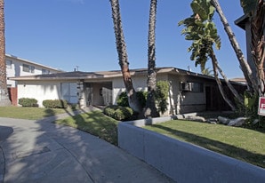 909 S Park Cir in Anaheim, CA - Building Photo