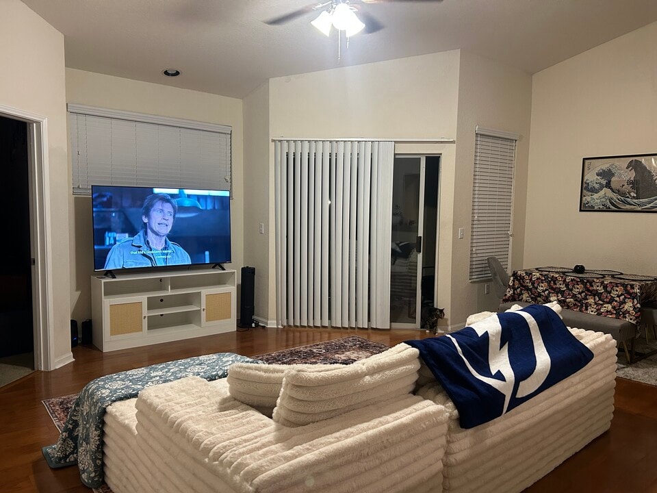 5125 Palm Springs Blvd, Unit 10303 in Tampa, FL - Building Photo