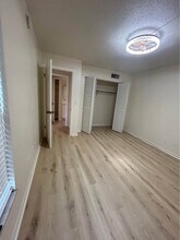 1799 N Highland Ave, Unit E103 in Clearwater, FL - Building Photo - Building Photo