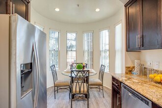 L'Estancia in Studio City, CA - Building Photo - Building Photo