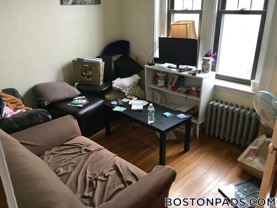 174 St Alphonsus St, Unit 3 in Boston, MA - Building Photo