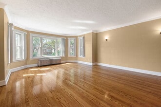 8235 S Indiana Ave in Chicago, IL - Building Photo - Building Photo