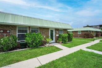 2848 Arbutus St in Naples, FL - Building Photo - Building Photo