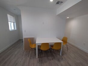 1575 1/2 W 37th Pl in Los Angeles, CA - Building Photo - Building Photo