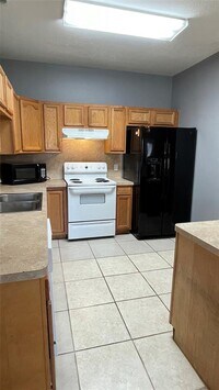 7816 Comal St photo'