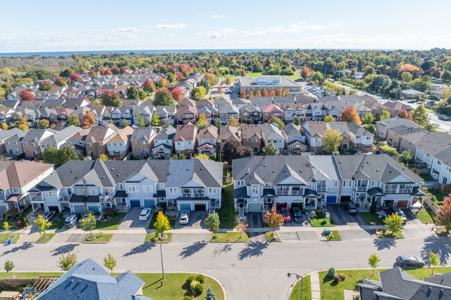 51 Beadle Dr in Ajax, ON - Building Photo - Primary Photo