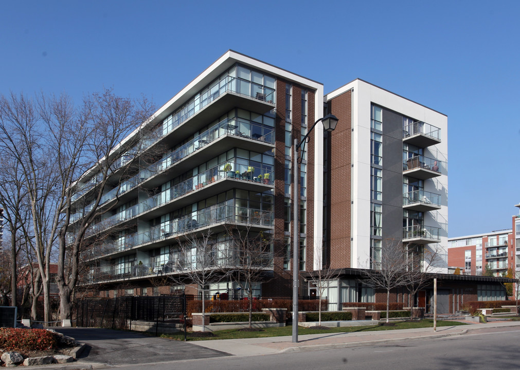 70 Port St in Mississauga, ON - Building Photo