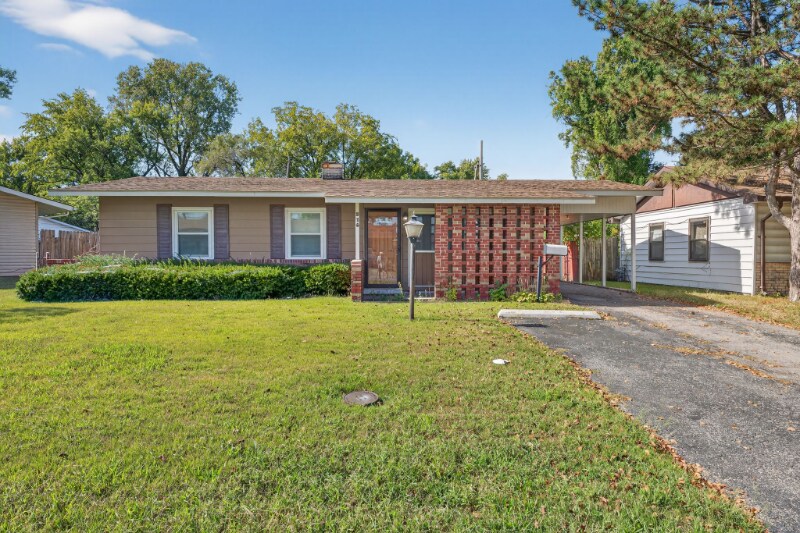 816 St William Dr in Sauget, IL - Foto de edificio