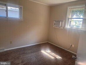 8 Drexel Dr in Pennsville Township, NJ - Building Photo - Building Photo