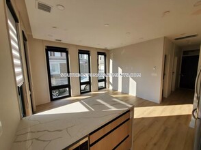 159 W 9th St, Unit 2 in Boston, MA - Building Photo - Building Photo