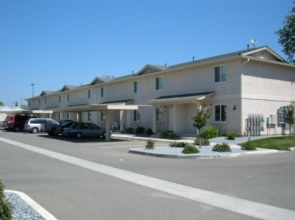 Gateway Townhomes in Anderson, CA - Building Photo