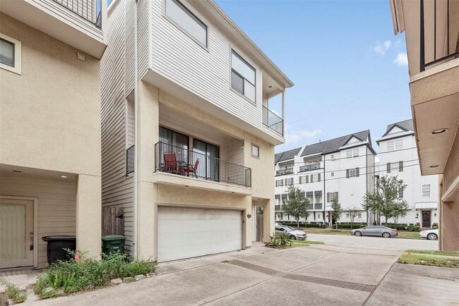 property at 802 Paige St