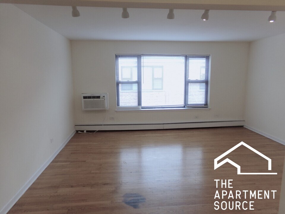 6002 N Kenmore Ave, Unit 303 in Chicago, IL - Foto de edificio