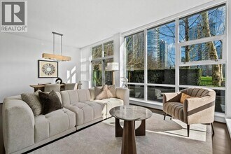 638 Beach Crescent in Vancouver, BC - Building Photo - Building Photo