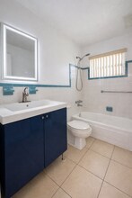 623 NE 2nd St in Hallandale Beach, FL - Building Photo - Building Photo