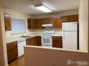 527 Belford Rd in Monroe Township, NJ - Building Photo - Building Photo