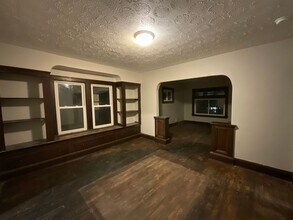 10012 Greenview Ave in Garfield Heights, OH - Building Photo - Building Photo