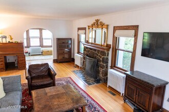 127 Pinckney Rd in Little Silver, NJ - Building Photo - Building Photo