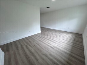 1232 NW 8th Ct in Miami, FL - Building Photo - Building Photo