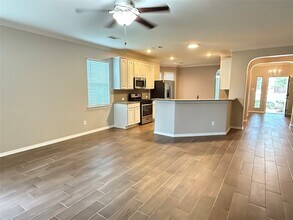 13115 Southern Valley Dr in Pearland, TX - Building Photo - Building Photo