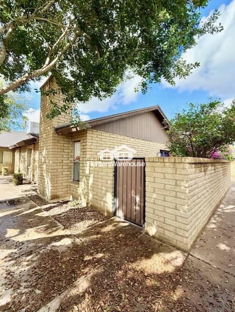 property at 2515 S Maple Ave