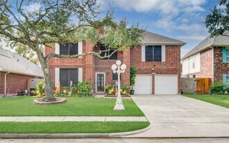 16218 Ruffian Dr in Friendswood, TX - Building Photo