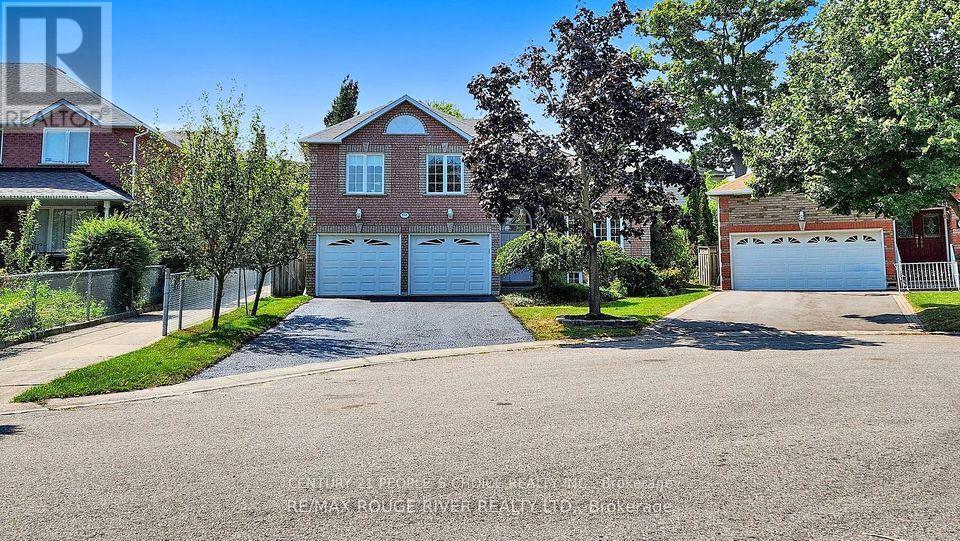 548 McLeod Crescent in Pickering, ON - Building Photo