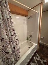 615 June St, Unit Ground floor in Endicott, NY - Building Photo - Building Photo