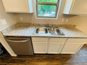 100 Seay Ln in Quinlan, TX - Building Photo - Building Photo