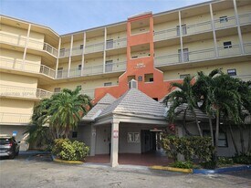 8290 Lake Dr, Unit 308 in Doral, FL - Building Photo