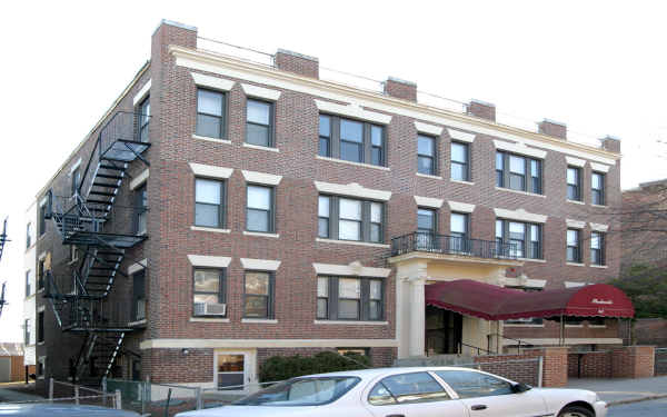 43 Parkvale Ave in Allston, MA - Building Photo