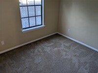 17303 Saturn Ln photo'