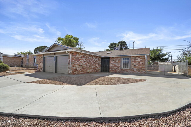 2113 Anise Dr in El Paso, TX - Building Photo - Building Photo