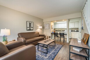 Hartford on the Lake Apartments