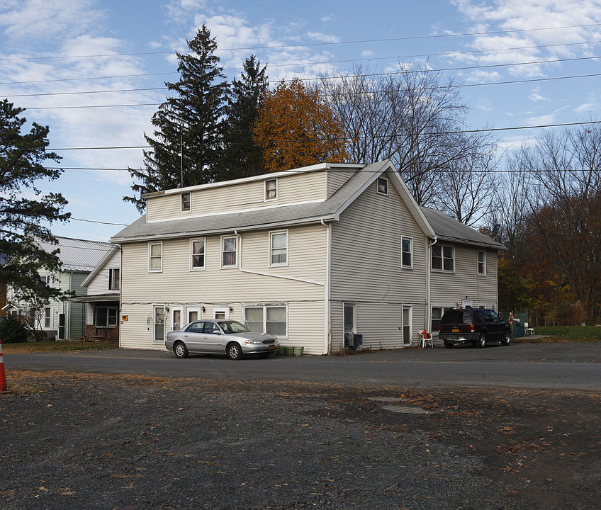 47 Railroad Ave in Cairo, NY - Building Photo