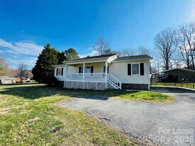 2499 Brookwood Rd in Lincolnton, NC - Building Photo