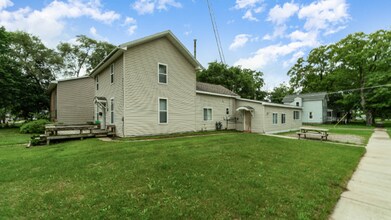 502 S Pine St in Mt. Pleasant, MI - Building Photo - Building Photo